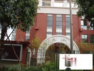 滨江俊园塞纳组团小区照