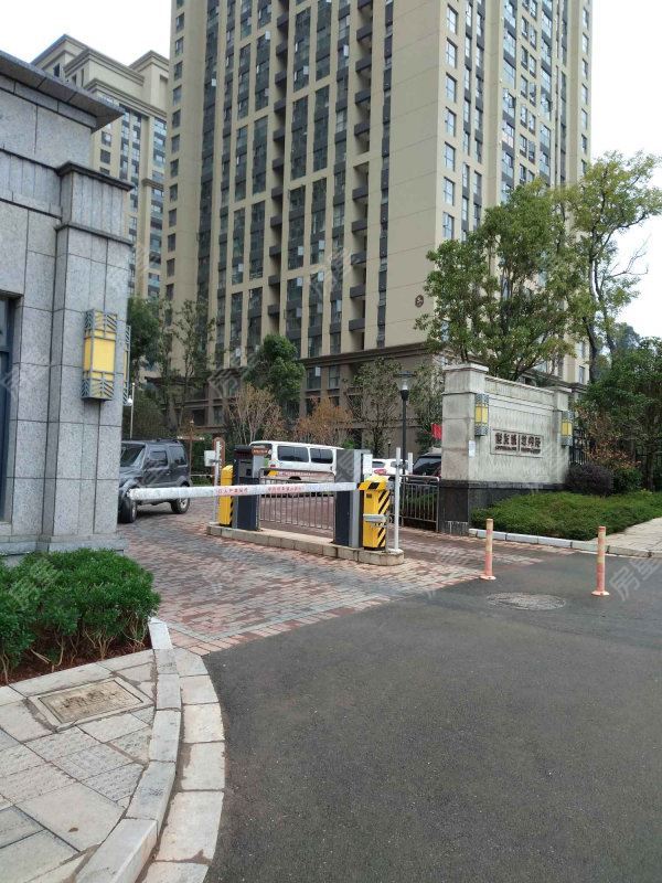 北京路司家营地铁口俊发城 豪装三房全明户型南北通透环境优美