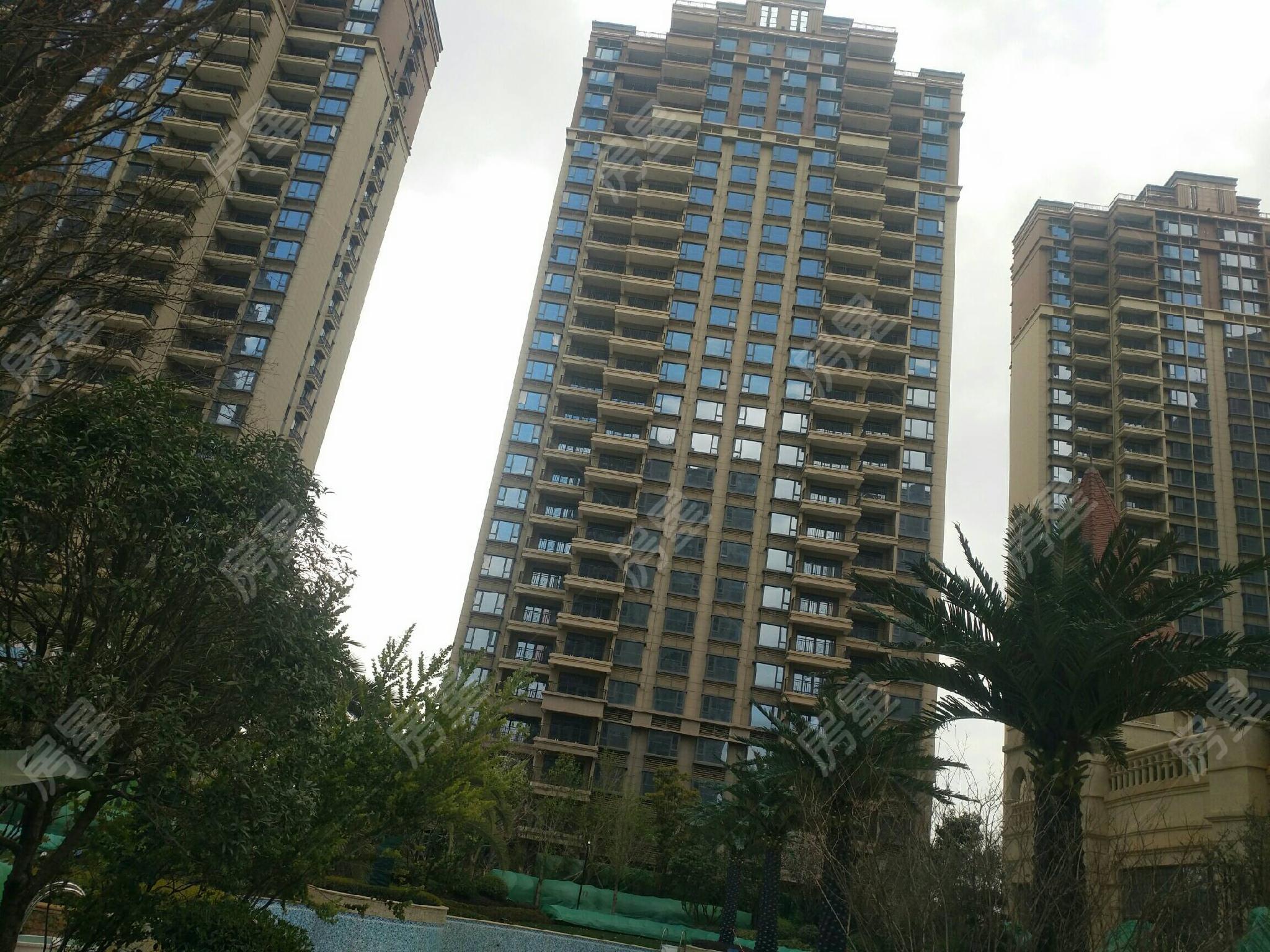 滇恒大玖龙湾 稀户型 仅售128万精 装交付学校就在附近临滇