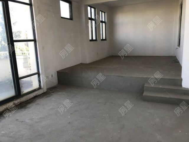度假区花园旁球学校别墅道边别墅好视野大中t61036首层平面图双拼图片