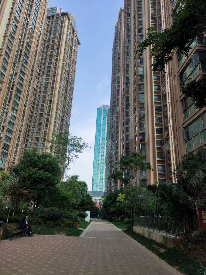 金泰国际三期名门旁金泰国际一期豪华装修 经典大跃层