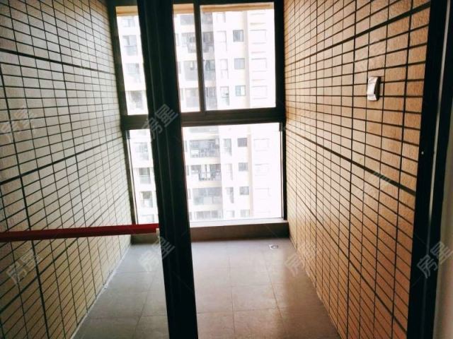 同德昆明广场旁 滨江俊园