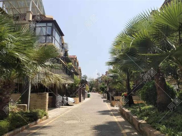 自贸区,建工新城果林湖畔别墅372平米证在手358万.