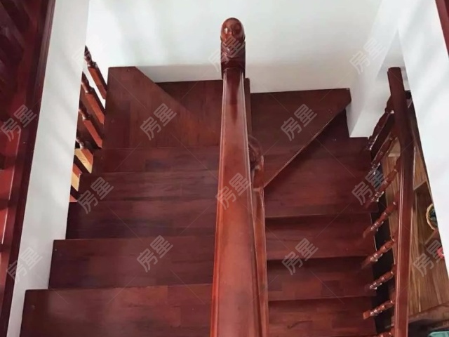 金林碧水 跃层 精装修 公摊面积小 使用面积大