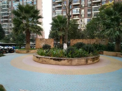 三室两厅两卫(可公积金贷款)高铁站地铁站旁 低