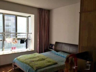 惠兰园出售5室房子不带车位16421!低价130万