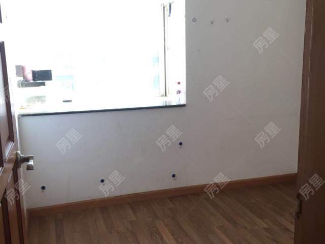 巫家坝新区 公安小区 停车方便 绿化高 无公摊 