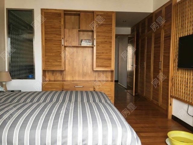 世博园地铁口两梯两户电梯板房,全新日式豪装