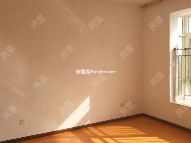 泛亚商业新区 标准3房房零公摊 全新装修 南北