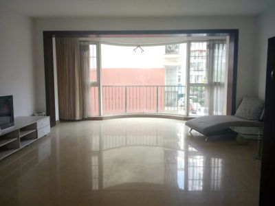 五华区黄土坡立交桥向黑林铺方向1公里百大国