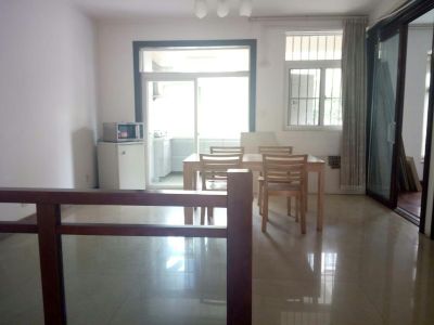 五华区黄土坡立交桥向黑林铺方向1公里百大国