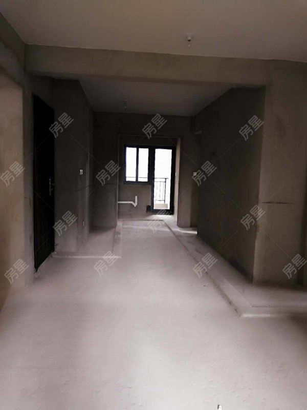 恒大云报 毛坯3房2卫 宽敞明亮 政策在变 服务