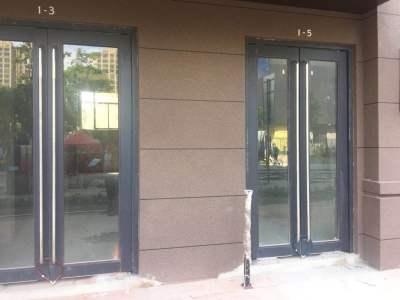 西山区西坝片区临街商铺,层高5.4米,租金200每