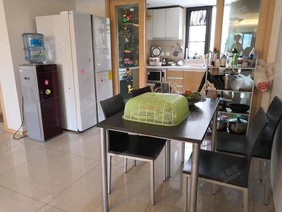 滨江四房房出售 自带70平米大露台 实际面积1