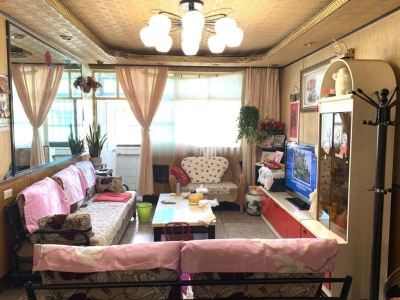 爱情海购物广场旁新迎小区精装两室房子在5楼