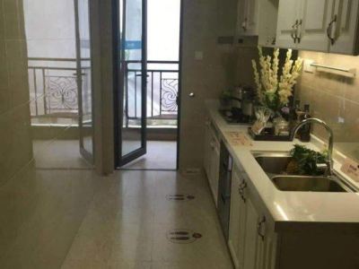 地铁口学校旁,恒大翡翠华庭准现房,恒大温馨两