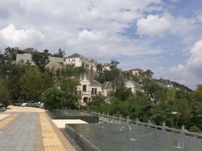 七彩古滇名城半山独栋联排双拼别墅配套海景露