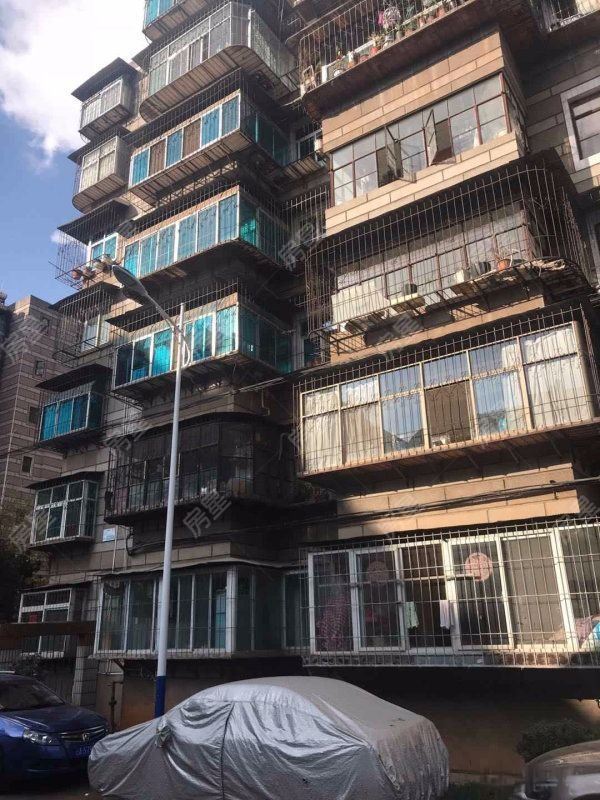 梁源三期标准三室两厅双卫证上面积115平方南