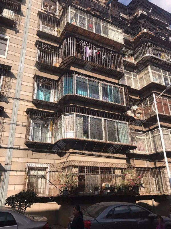 梁源三期标准三室两厅双卫证上面积115平方南