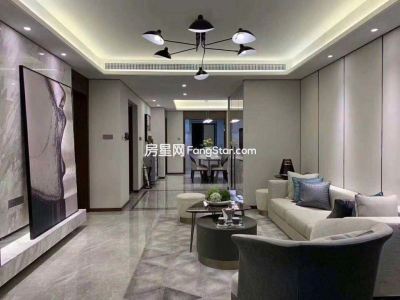 巫家坝金融中金旁中南云境精装4房 2梯2户板式