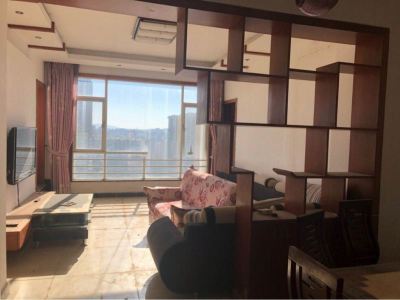 市区大成蔚蓝时代带红旗学位 带80平米花园 东