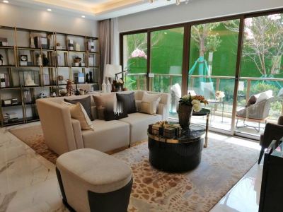 经开区一梯一户 精装修和毛坯 幼儿园就在小区