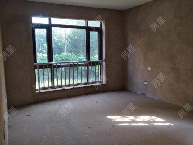 万和花园一跃二 中控大跃层 带120平米花园 满