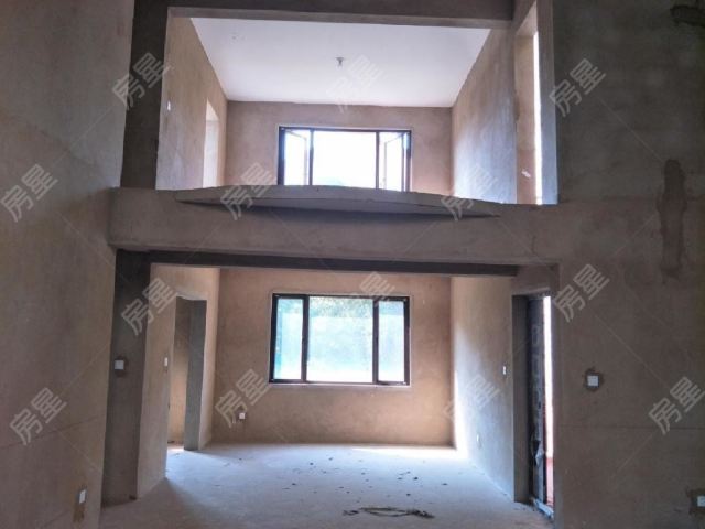 万和花园一跃二 中控大跃层 带120平米花园 满