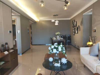 海伦国际 3室 全新毛坯 户型方正 2梯3户中间楼