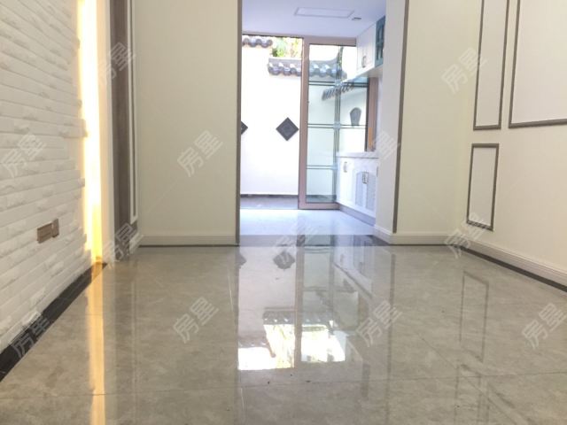 西园路西华小区 精装一楼三室一厅两卫 带三个