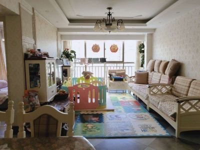 市区车场旁 精装修4室2卫119平 低于市场价10