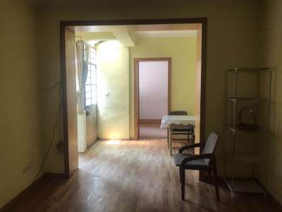 版局宿舍 精装修4室 南北朝向 带花园 房改房 急