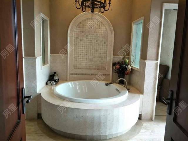 昆明恒大云玺 双拼别墅 近滇池 临会展 带花园 