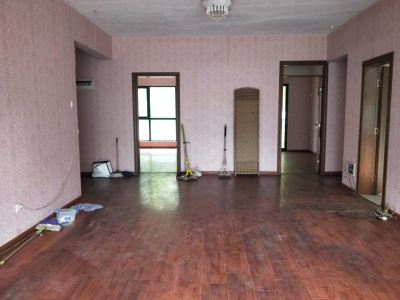 世纪城迎春苑精装2房 户型方正 南北通透