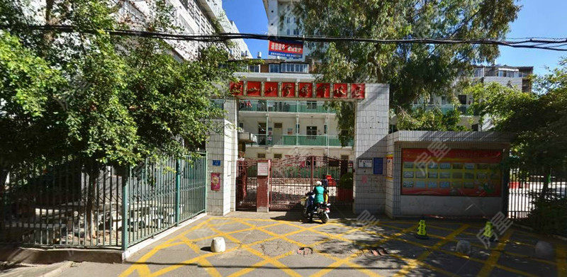 韶山小学翠湖校区图片