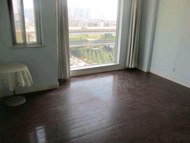 3室2廳1陽臺 秋苑小區(qū)臥室