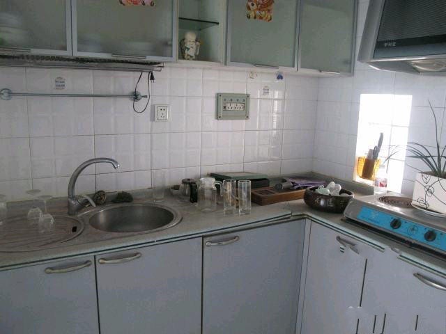 3室2廳1陽臺 秋苑小區(qū)廚房