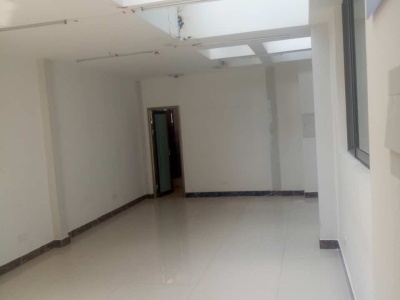 5室2廳2陽(yáng)臺(tái) 鑫苑小區(qū)