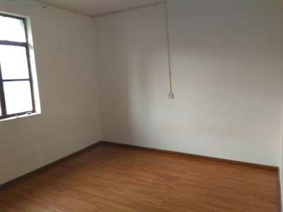 3室2廳1陽臺(tái) 環(huán)城南路577號(hào)臥室