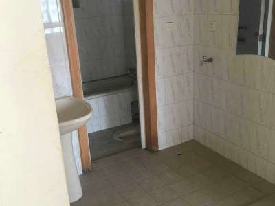 4室2廳2陽(yáng)臺(tái) 金安小區(qū)