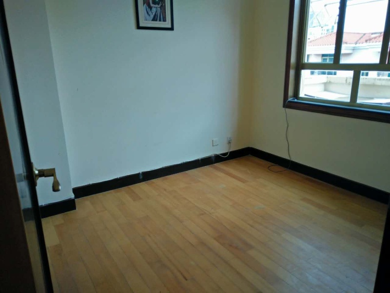 4室2廳3陽臺(tái) 北辰小區(qū)櫻花苑臥室