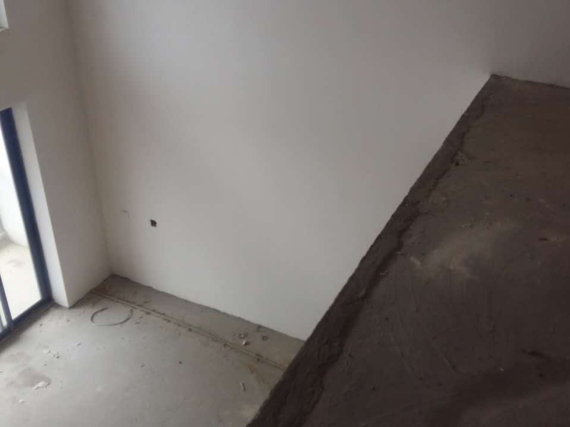 5室2廳3陽臺(tái) 德潤朗悅灣客廳