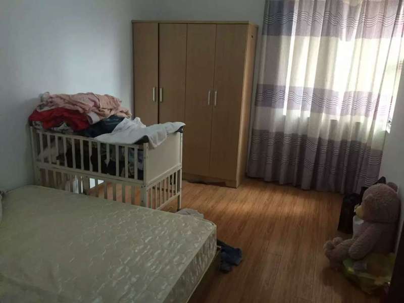 5室2廳2陽臺 新亞洲星云園臥室