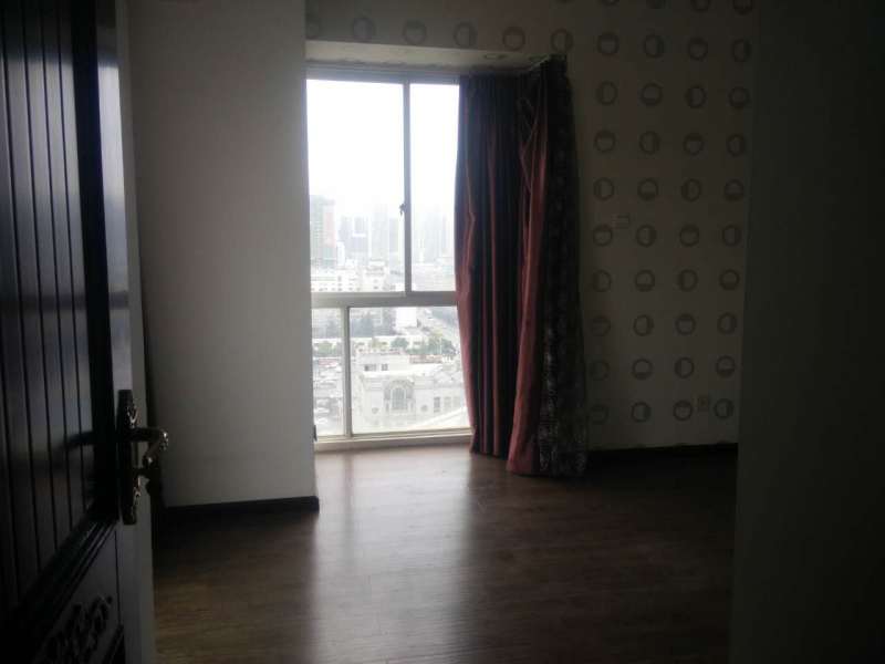 3室2廳1陽臺(tái) 中環(huán)金界臥室