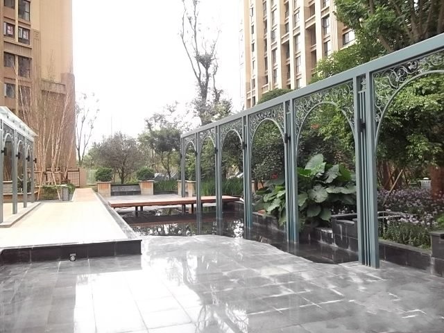 2室2廳1陽臺 濱江俊園香儂組團(tuán)自家花園