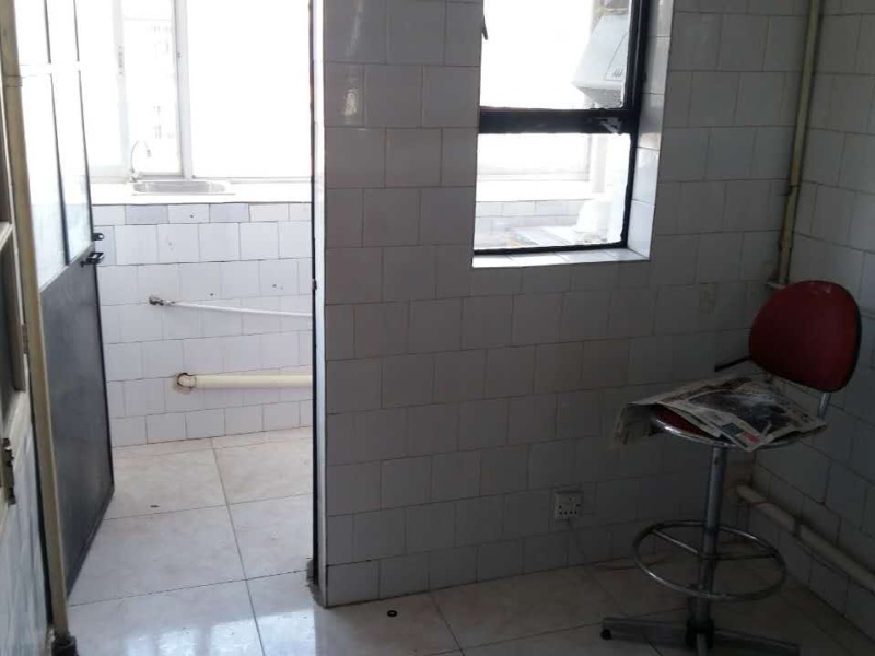 1室2廳2陽(yáng)臺(tái) 云大東二院家屬區(qū)餐廳