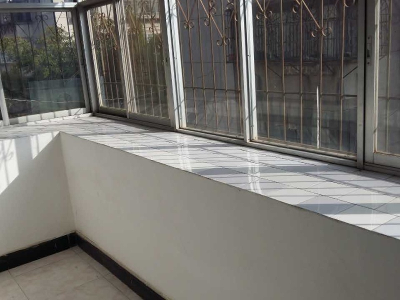 1室2廳2陽(yáng)臺(tái) 云大東二院家屬區(qū)陽(yáng)臺(tái)