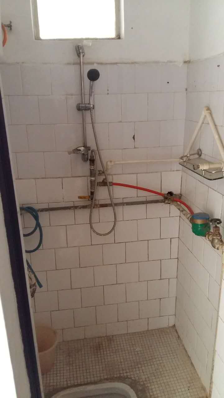 1室2廳2陽(yáng)臺(tái) 云大東二院家屬區(qū)衛(wèi)生間