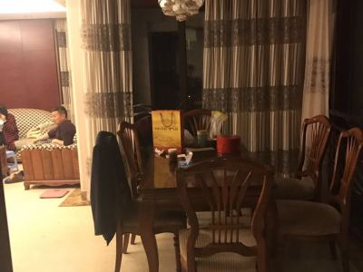 4室2廳2陽臺(tái) 盛高大城二期