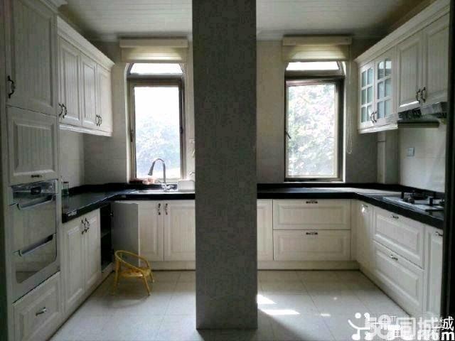 5室2廳3陽臺 滇池衛(wèi)城微風(fēng)島別墅廚房